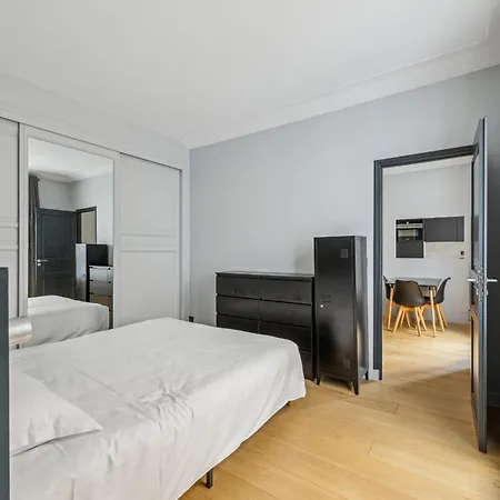Terne Maillot - Gaston Bertandeau 1dbr Apartment Paris